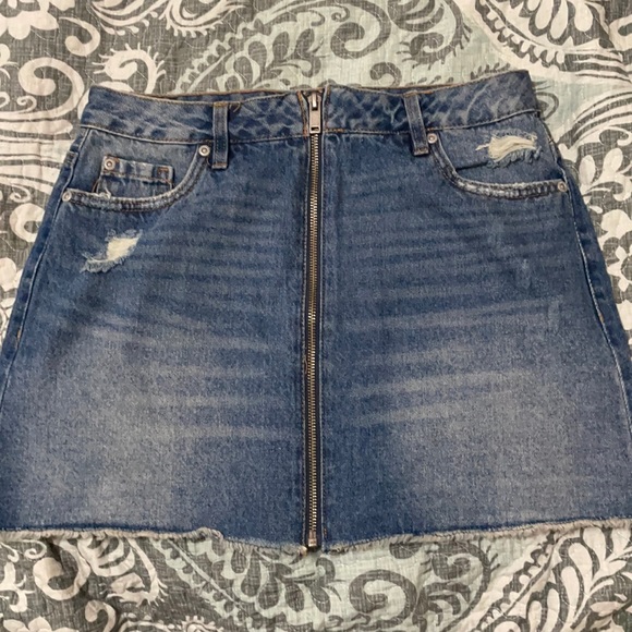 Distressed miniskirt - Picture 1 of 2